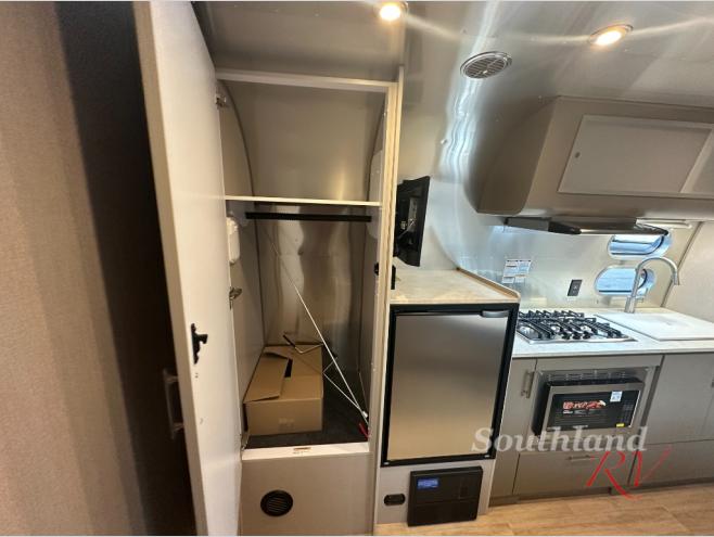 2026 Airstream Caravel 22FB - Image 7