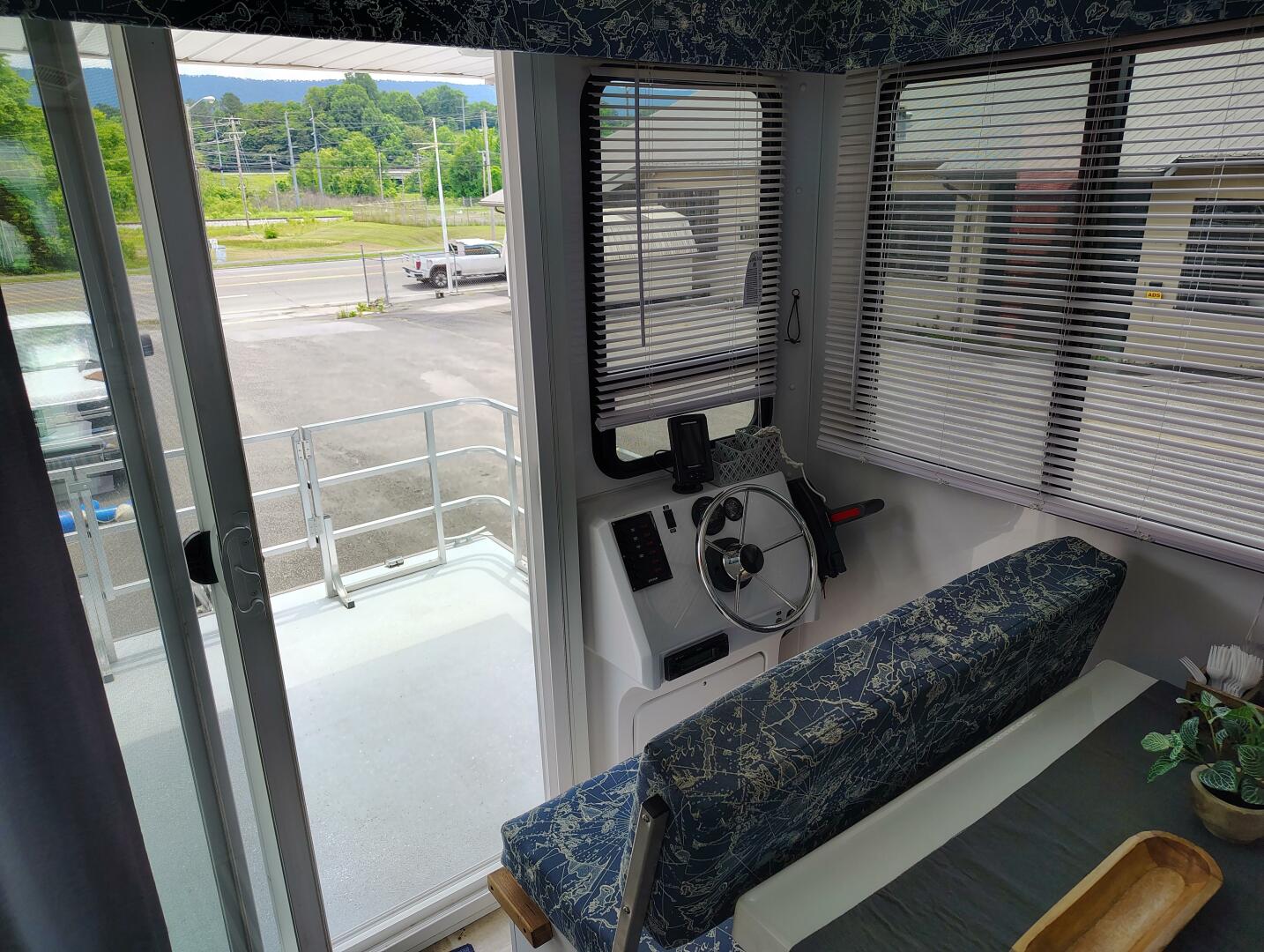 2017 Catamaran Cruisers Lil Hobo 31 - Image 8