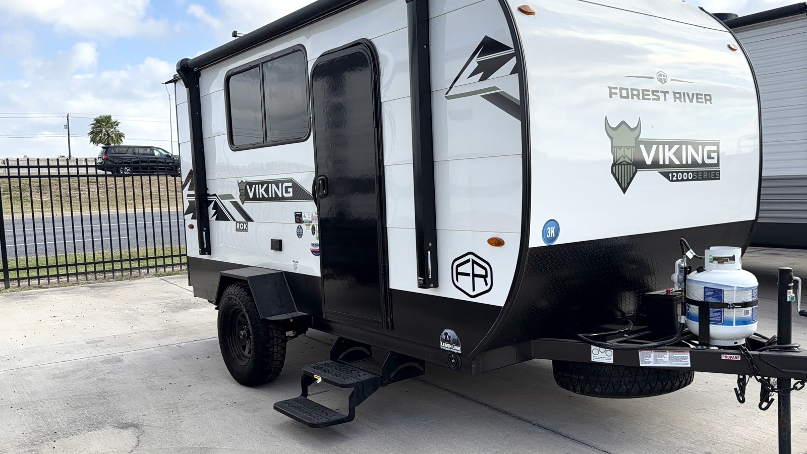 2025 COACHMEN VIKING 12000ROK - Image 9