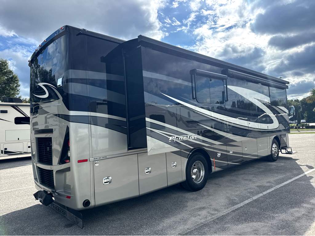 2023 TIFFIN PHAETON 35CH - Image 6