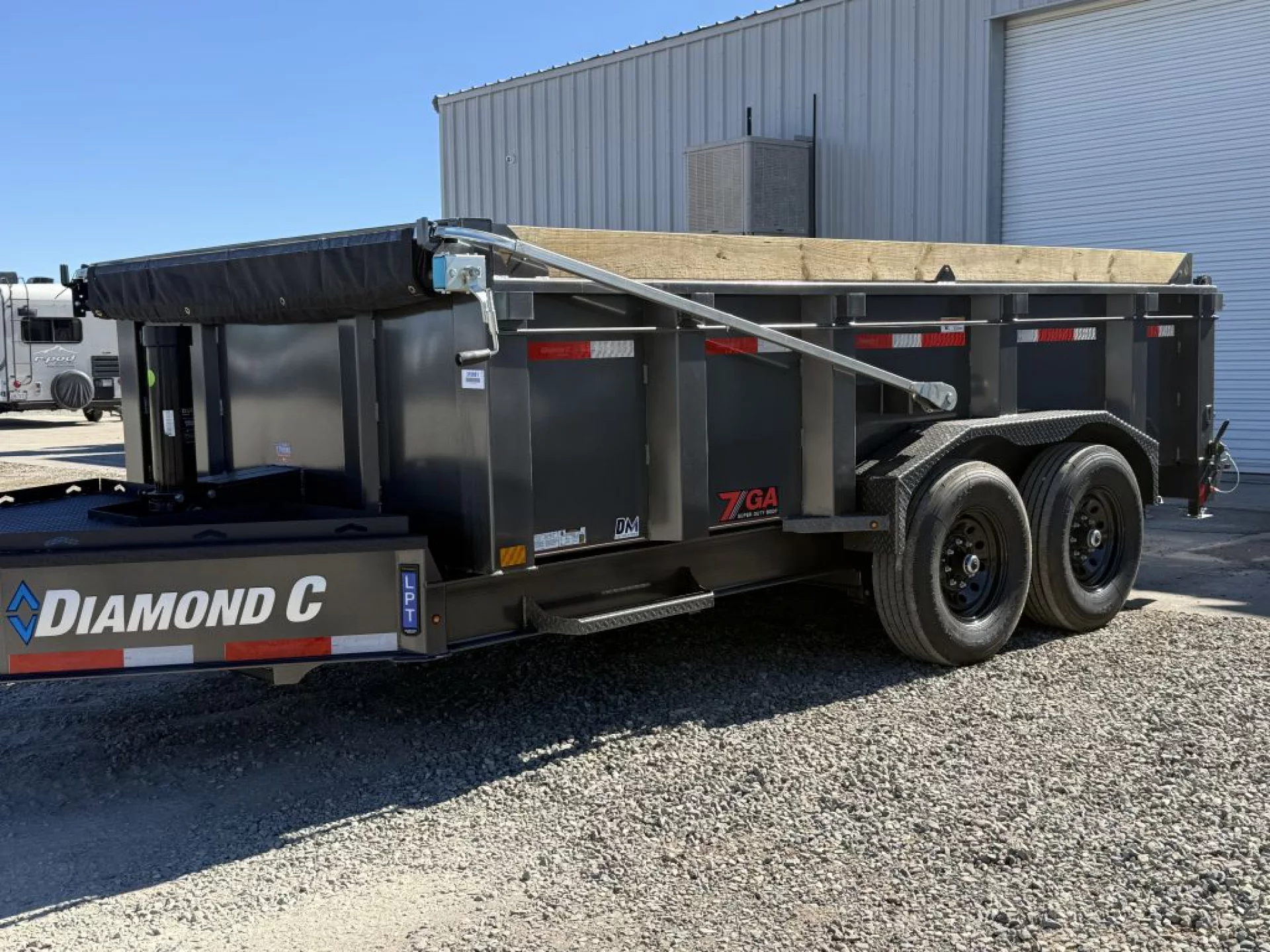 2027 DIAMOND C TRAILERS DIAMOND C LPT 207 HEAVY DUTY 14X82 32 SIDES PACESETTER - Image 3
