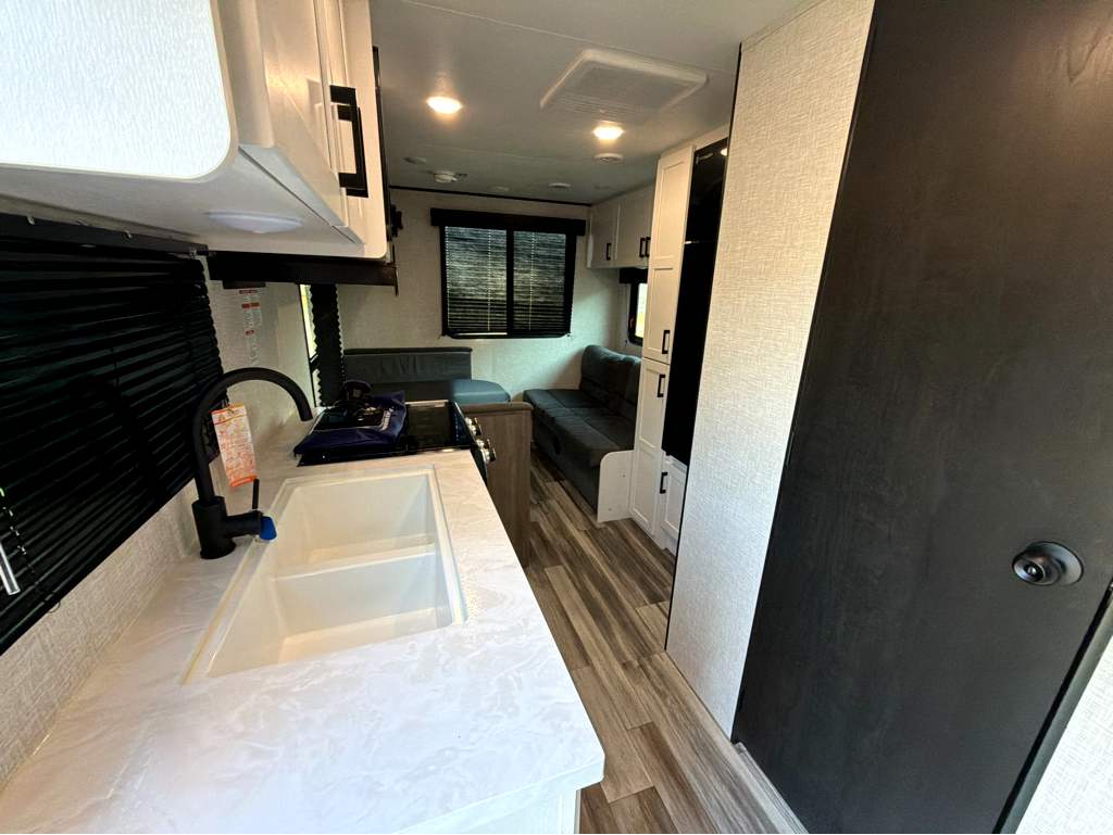 2025 JAYCO JAY FLIGHT SLX 210QB - Image 13