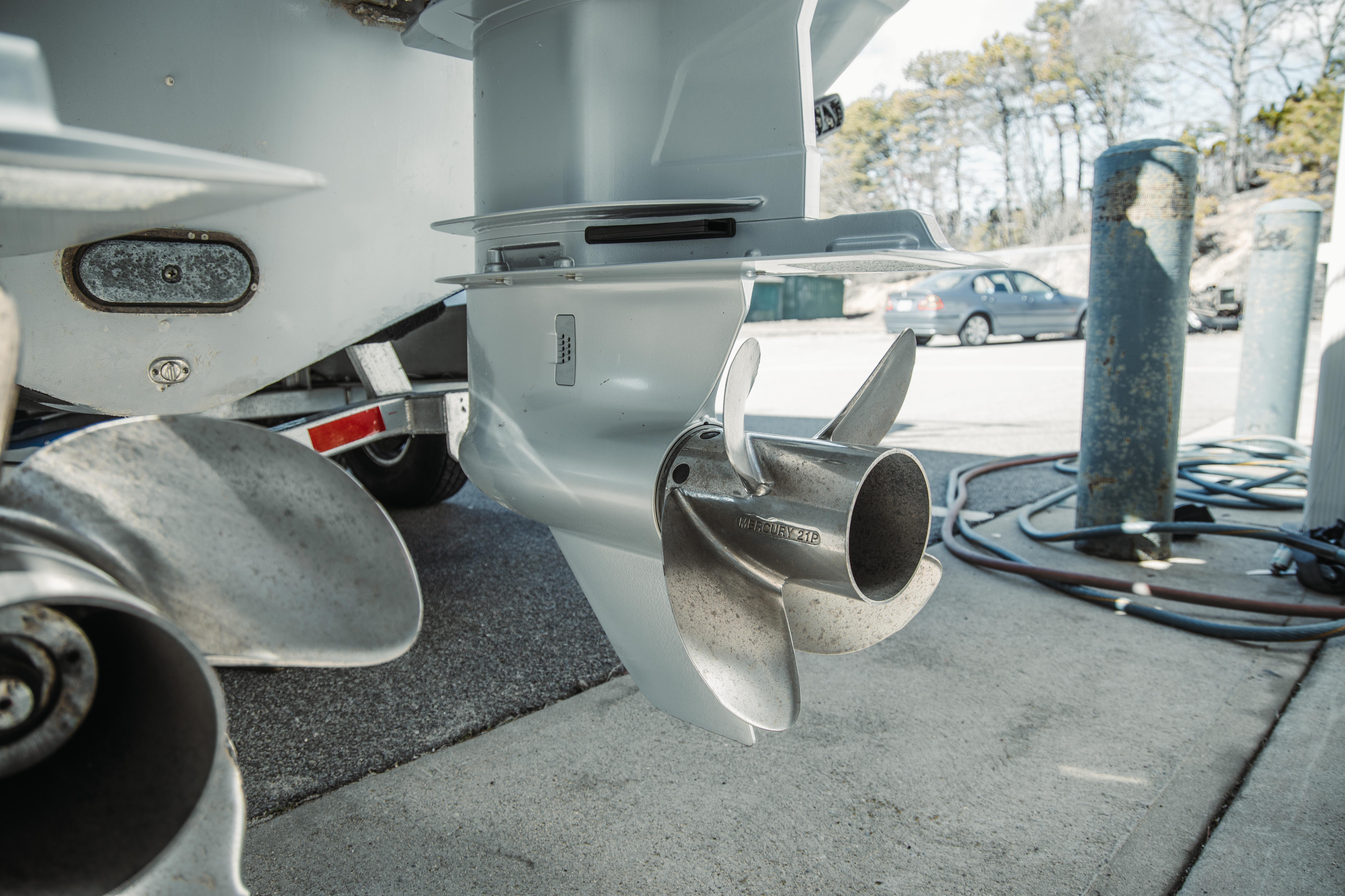 2024 Everglades 315 Center Console Standard - Image 54