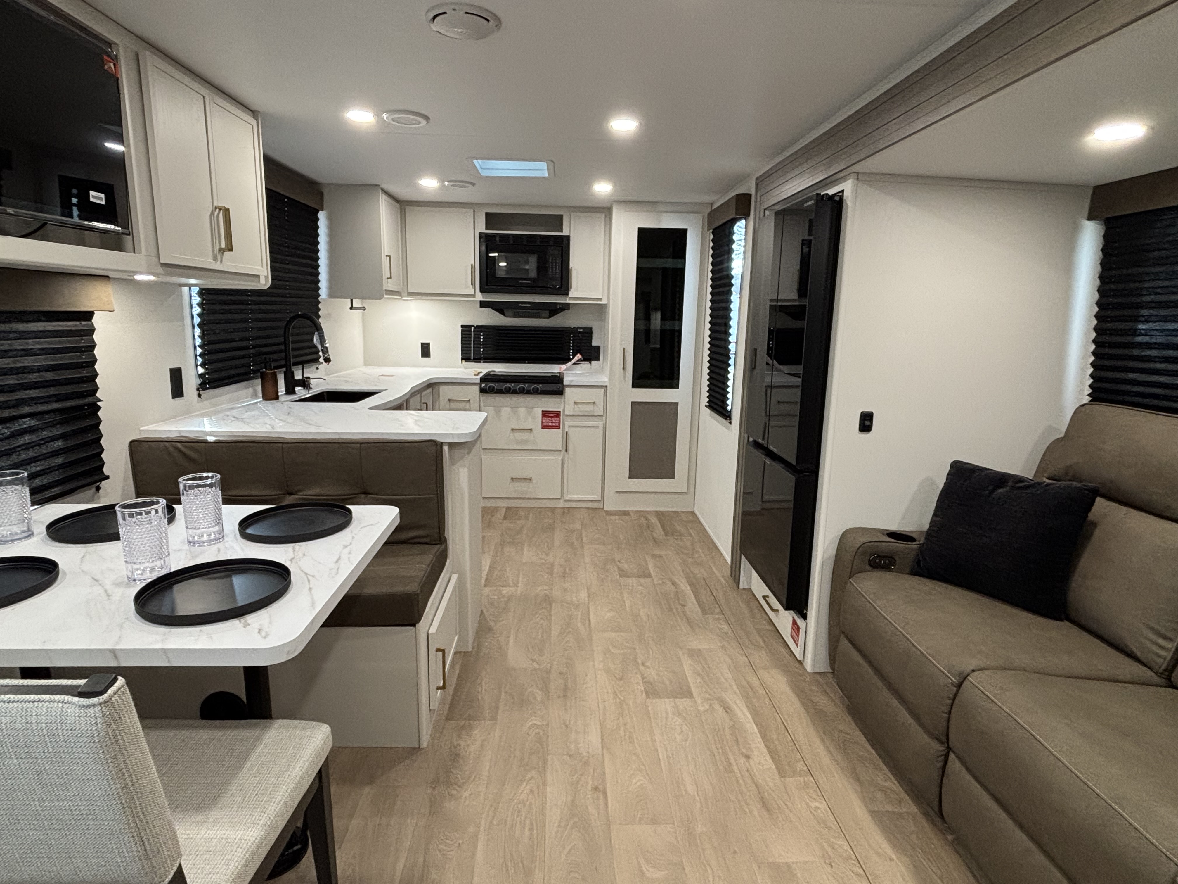 2026 Grand Design Transcend 285RKT - Image 11