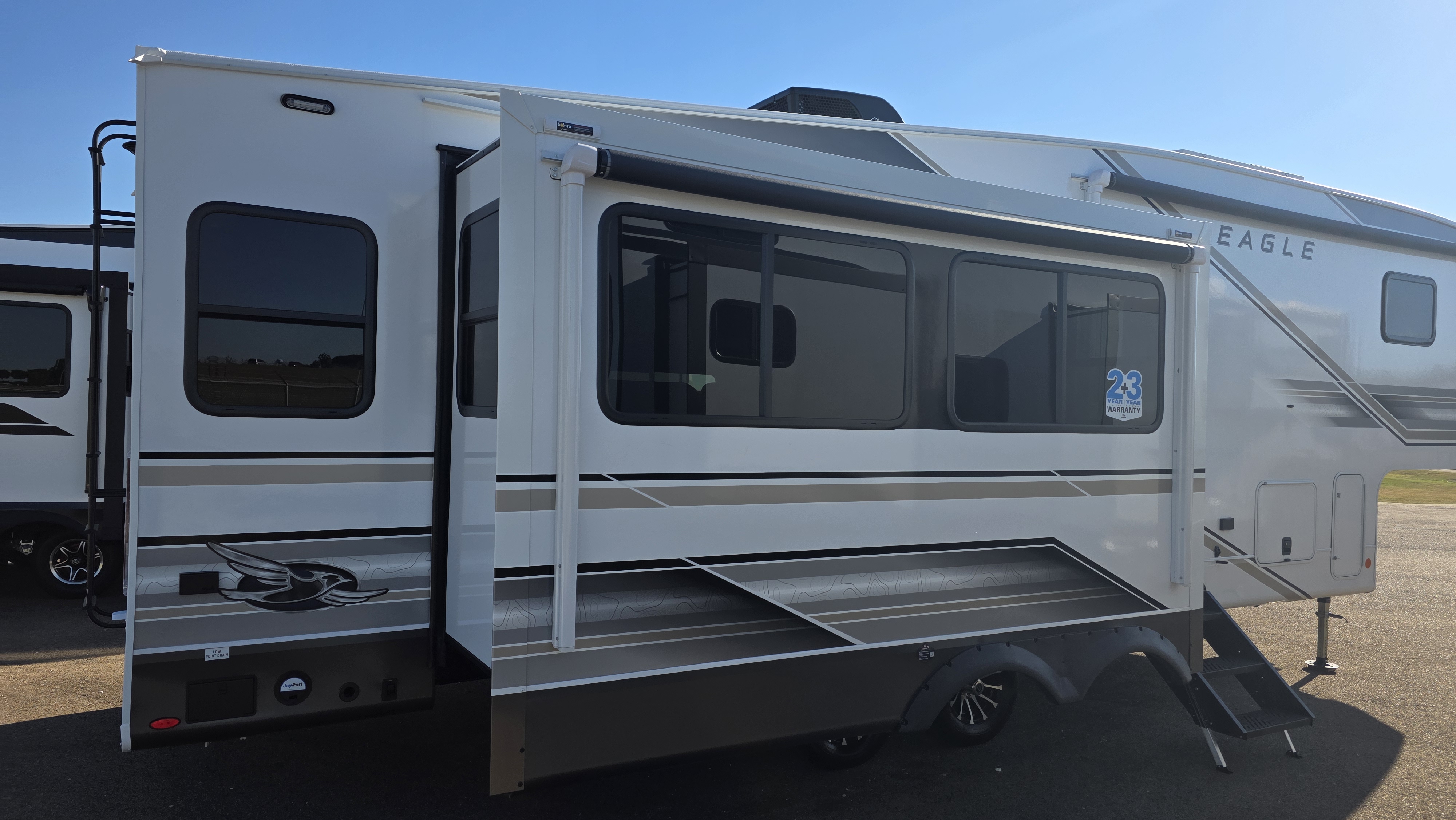 2027 JAYCO EAGLE 29RLC - Image 4