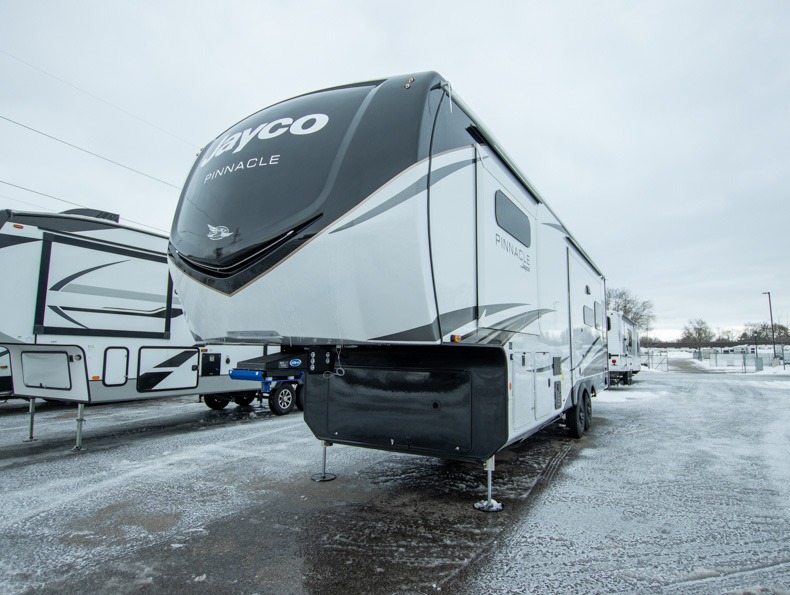 2026 Jayco Pinnacle 32RLTS - Image 4