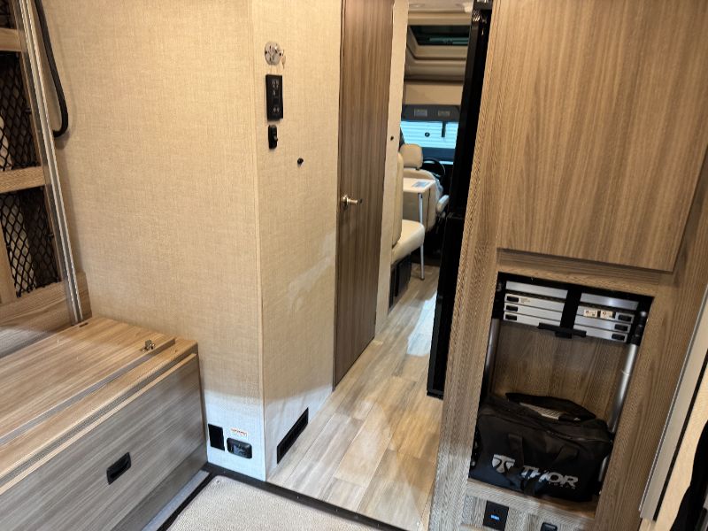 2026 Thor Motor Coach Gemini Trip 22MT - Image 18