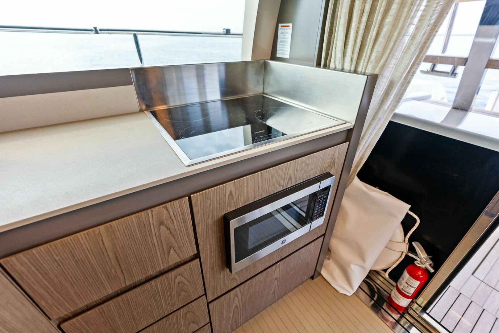 2018 Ferretti Yachts 800 - Image 26