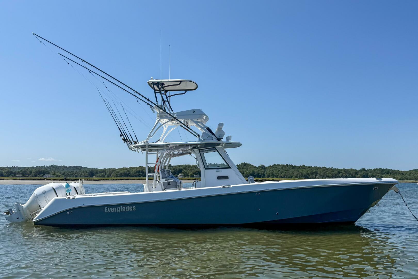 2017 Everglades 355 CC - Image 2