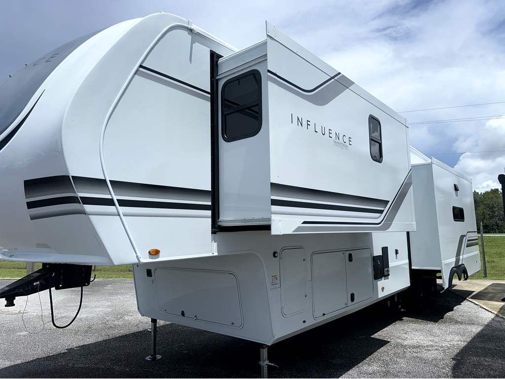 2026 GRAND DESIGN INFLUENCE 3503GK - Image 2