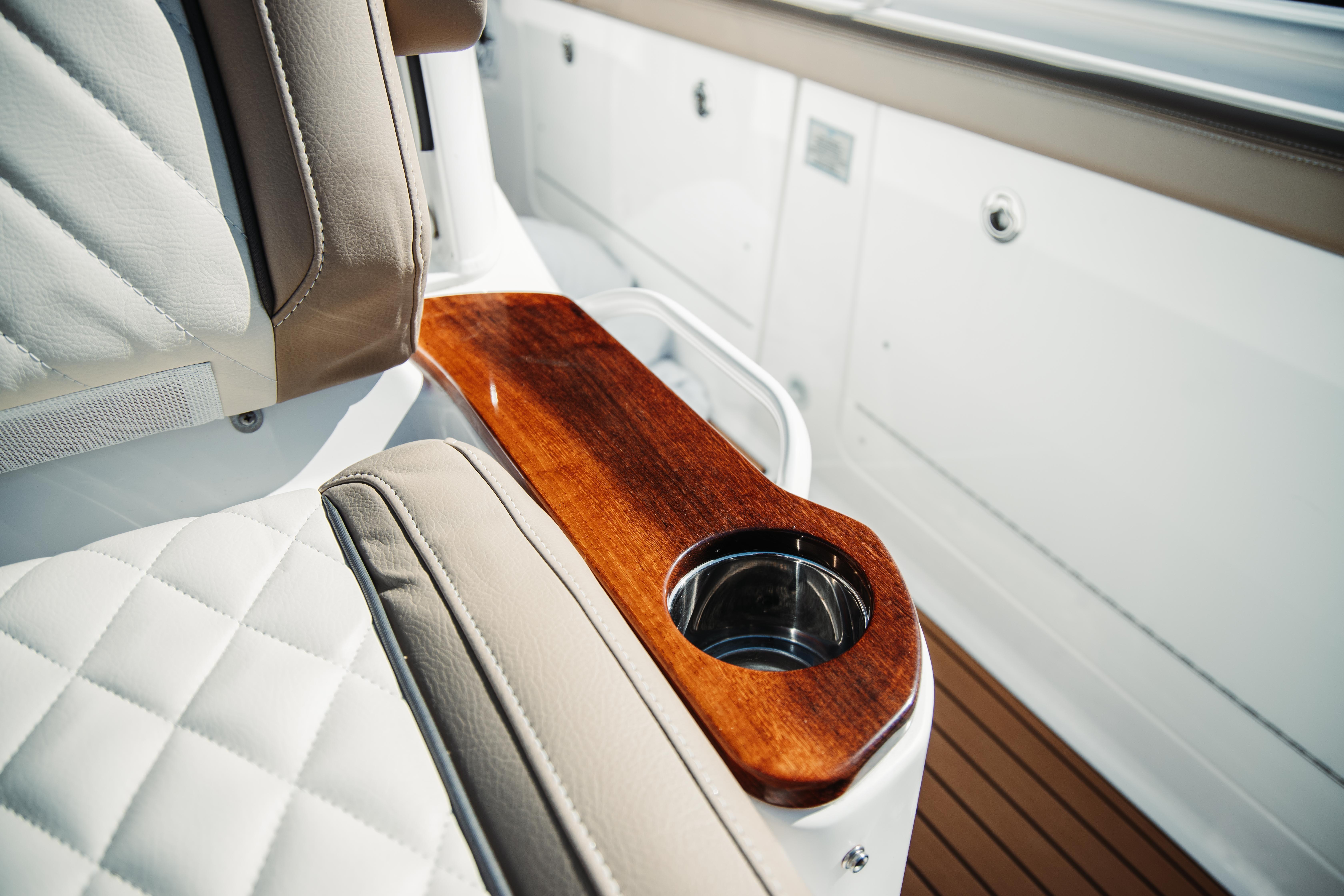 2024 Everglades 315 Center Console Standard - Image 83