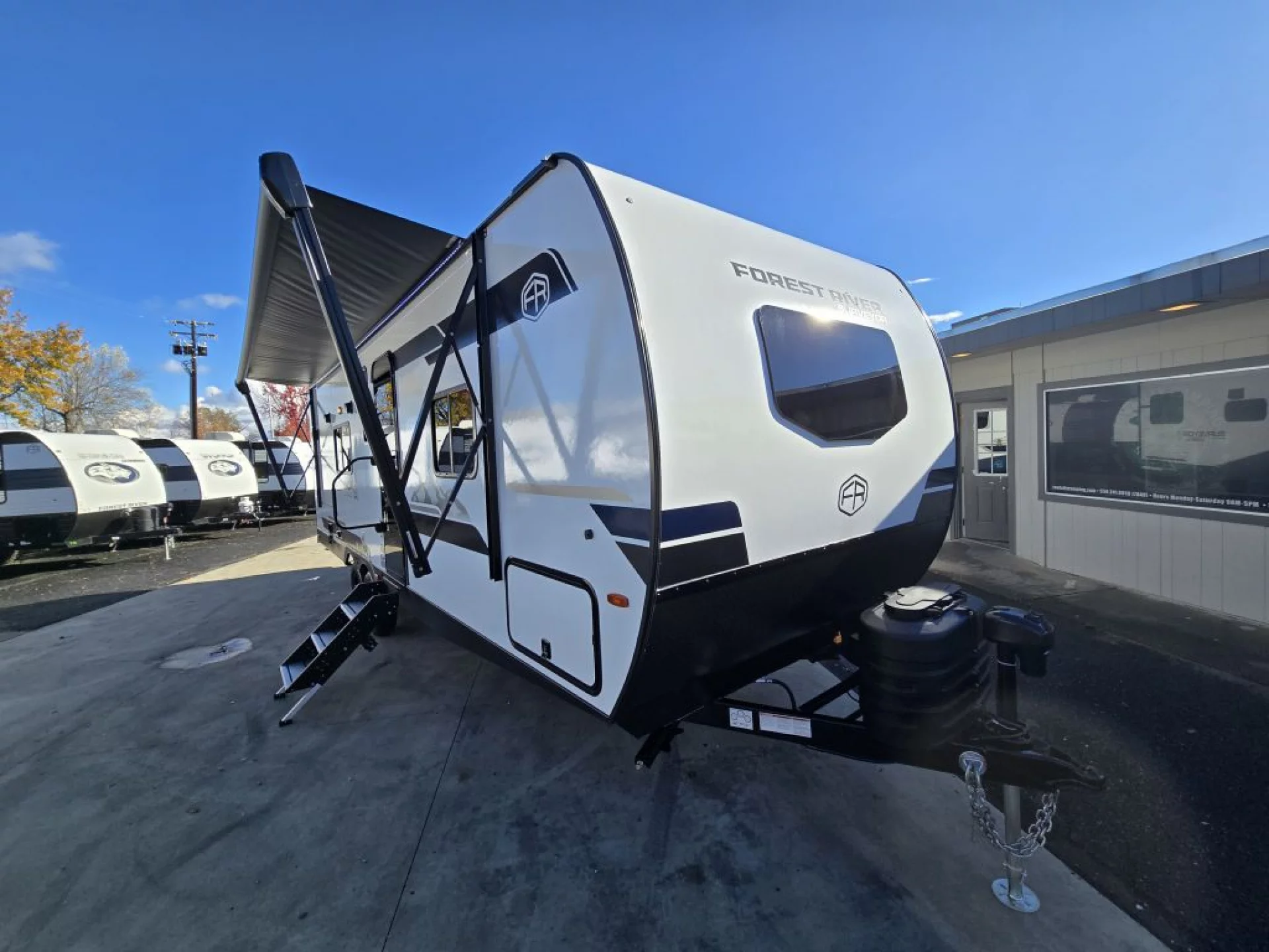 2025 FOREST RIVER SURVEYOR LEGEND 265RBLE - Image 1