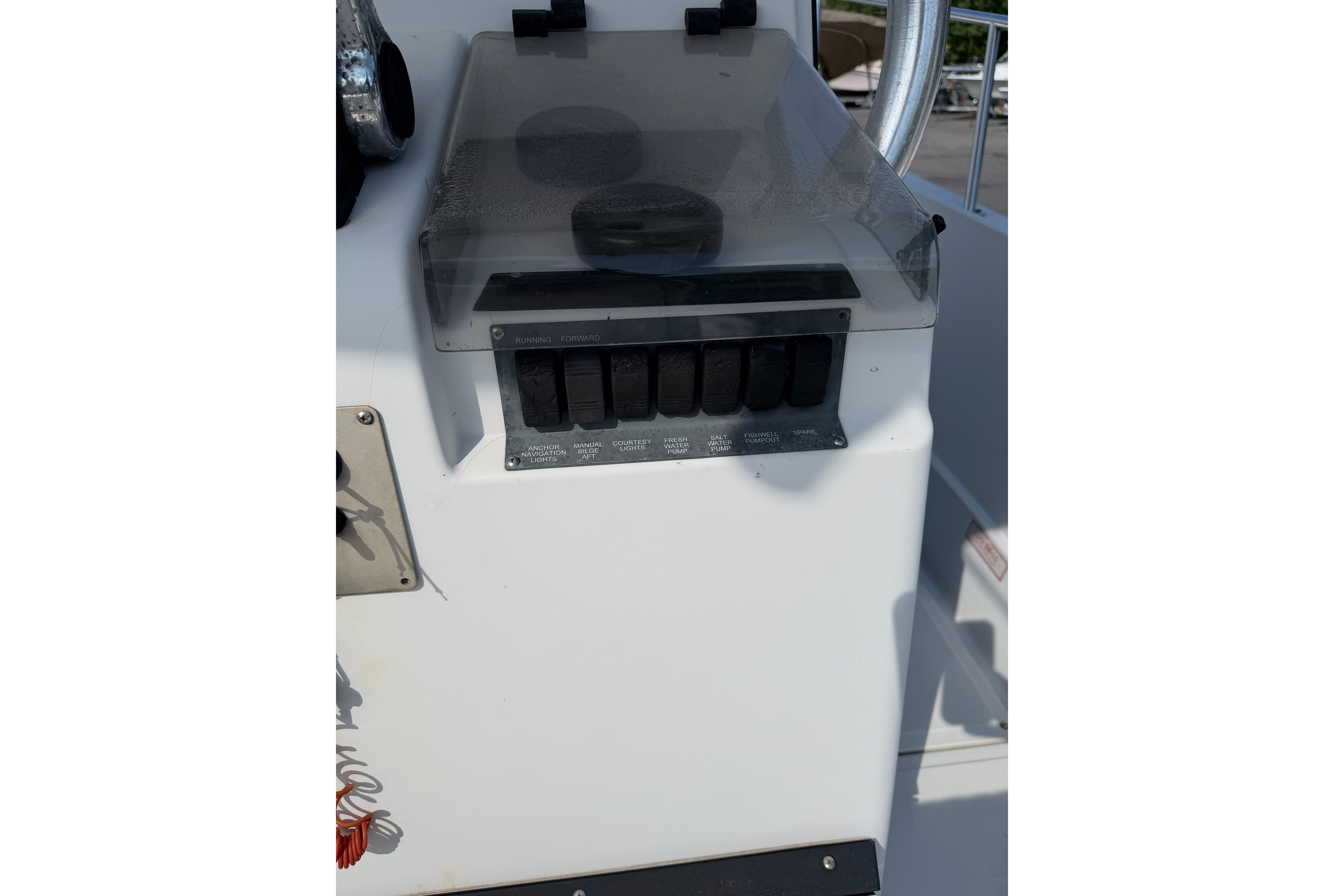 1995 Boston Whaler Boston Whaler 240 Outrage Base - Image 5
