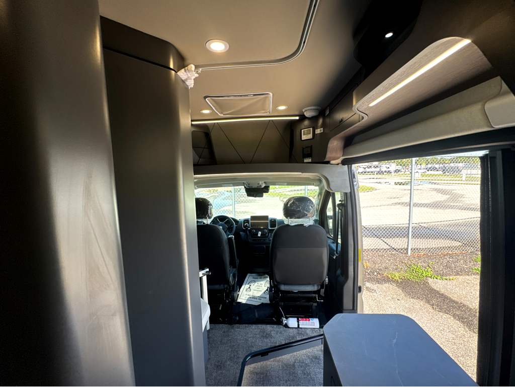 2027 GRAND DESIGN LINEAGE SERIESVP LVP2 - Image 29