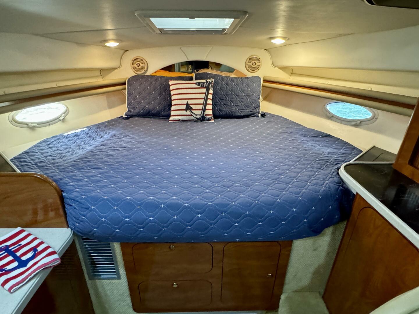 2004 Rinker 342 Fiesta Vee - Image 51