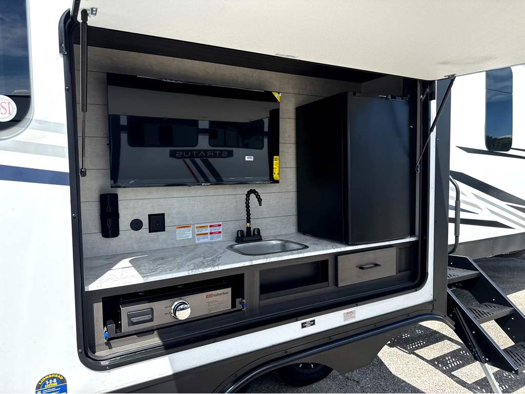 2027 VENTURE RV SPORTTREK 336VRK - Image 5