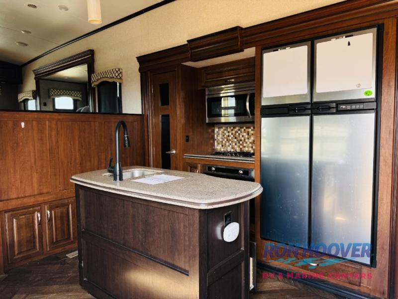 2017 JAYCO NORTHPOINT 387RDFS - Image 2