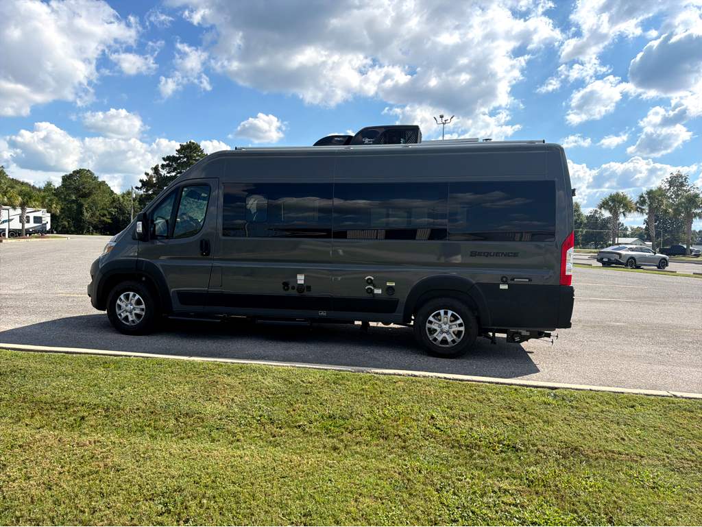 2027 THOR MOTOR COACH SEQUENCE 20L - Image 5