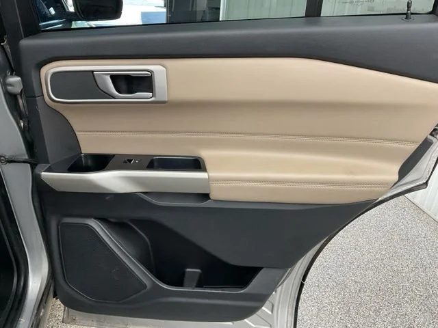 2021 Ford Explorer Utility 4D XLT 4WD - Image 25