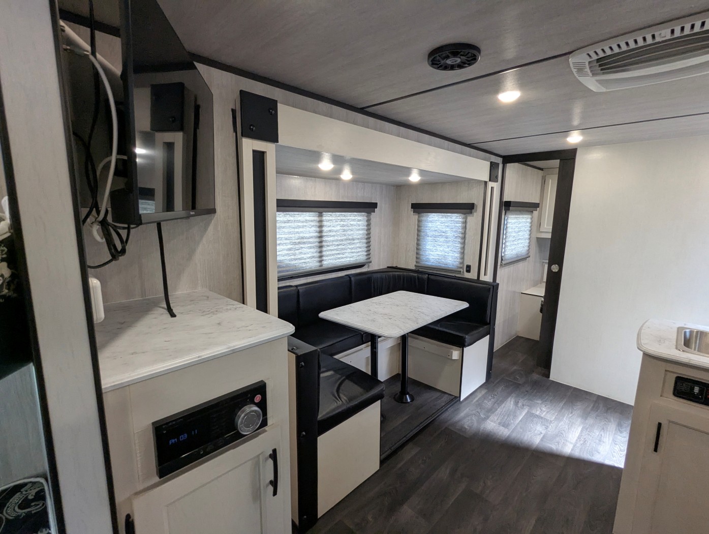 2024 Genesis Supreme Surfside Limited 25BHS - Image 22