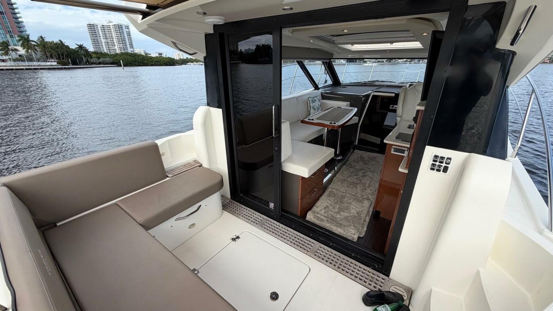 2019 Carver C34 - Image 22