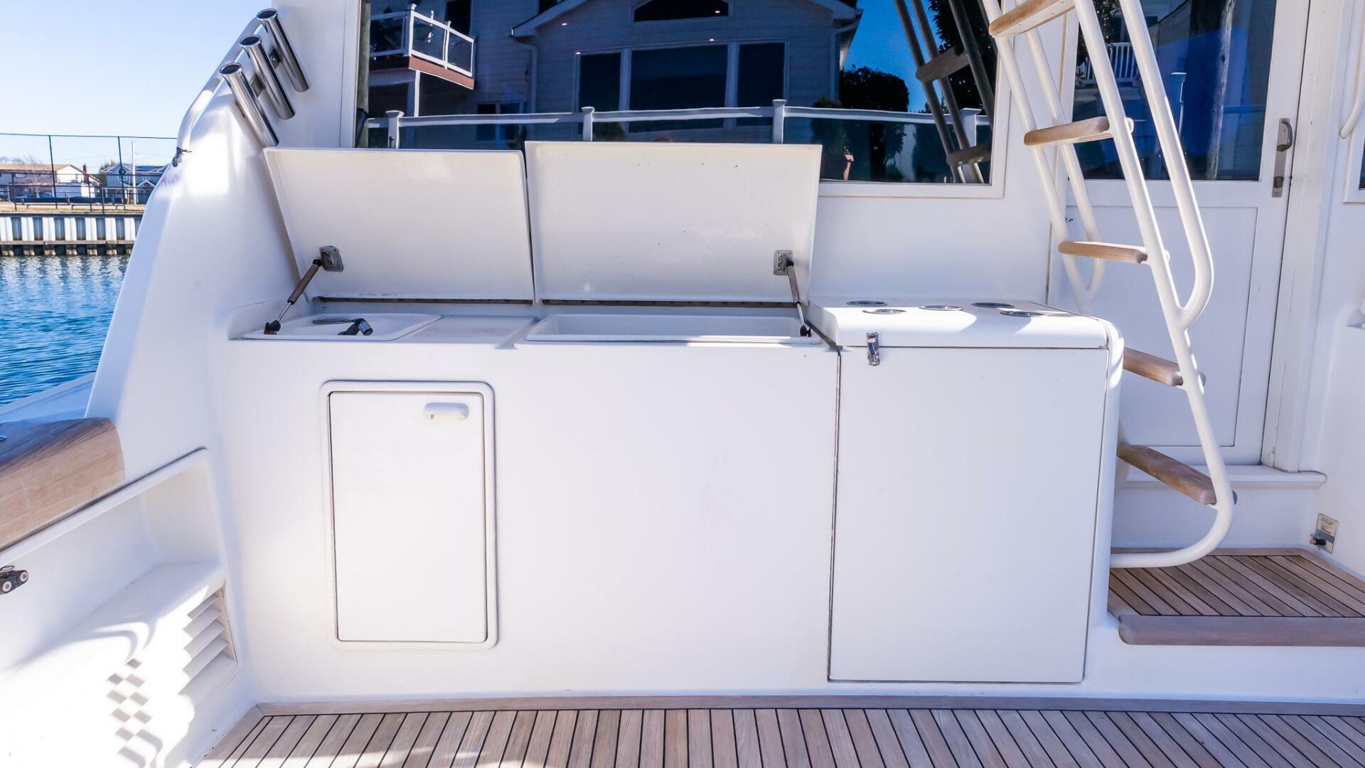 1998 Ocean Yachts 48 Super Sport - Image 13