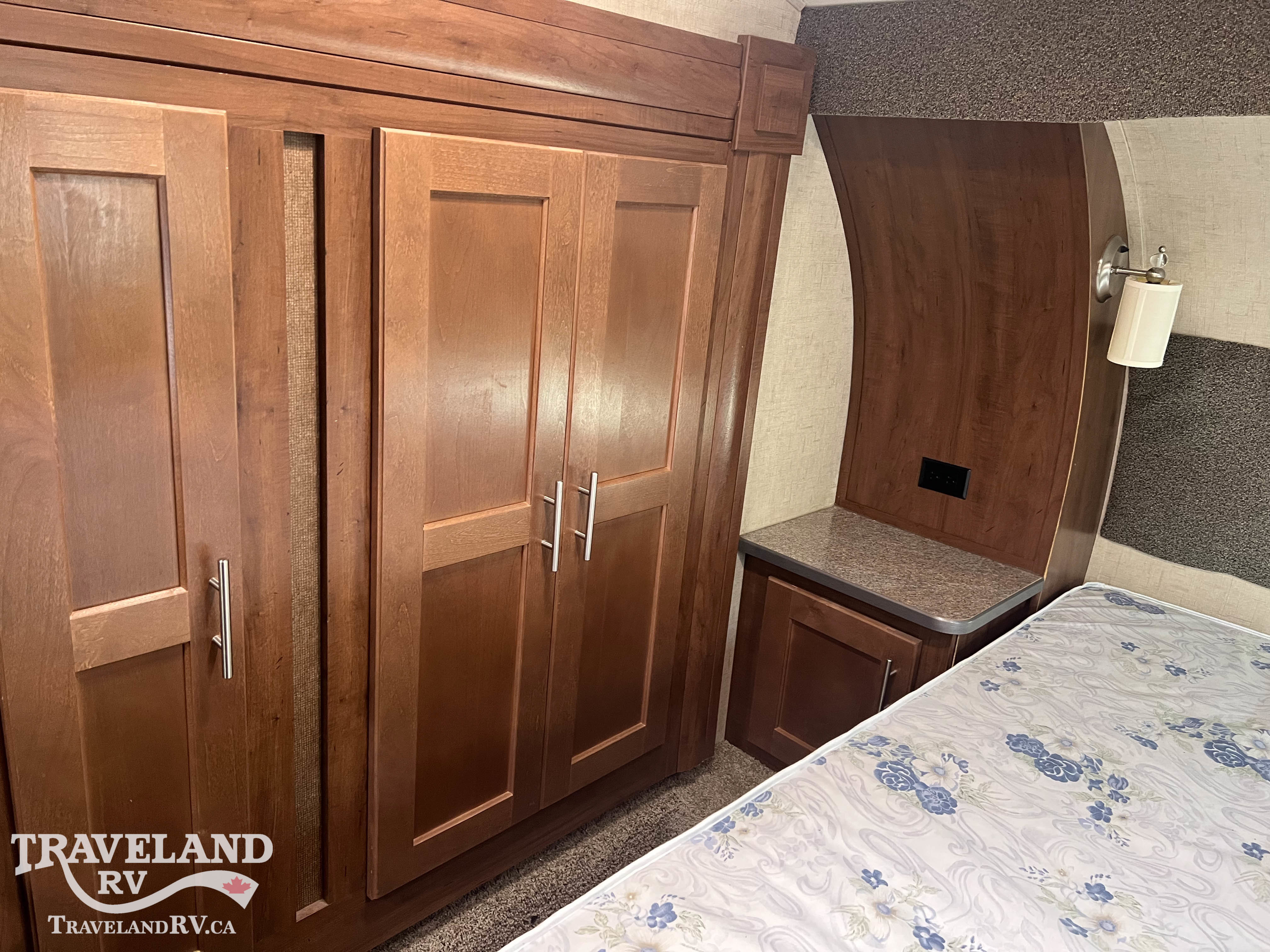 2016 Forest River WILDCAT 242RL - Image 26