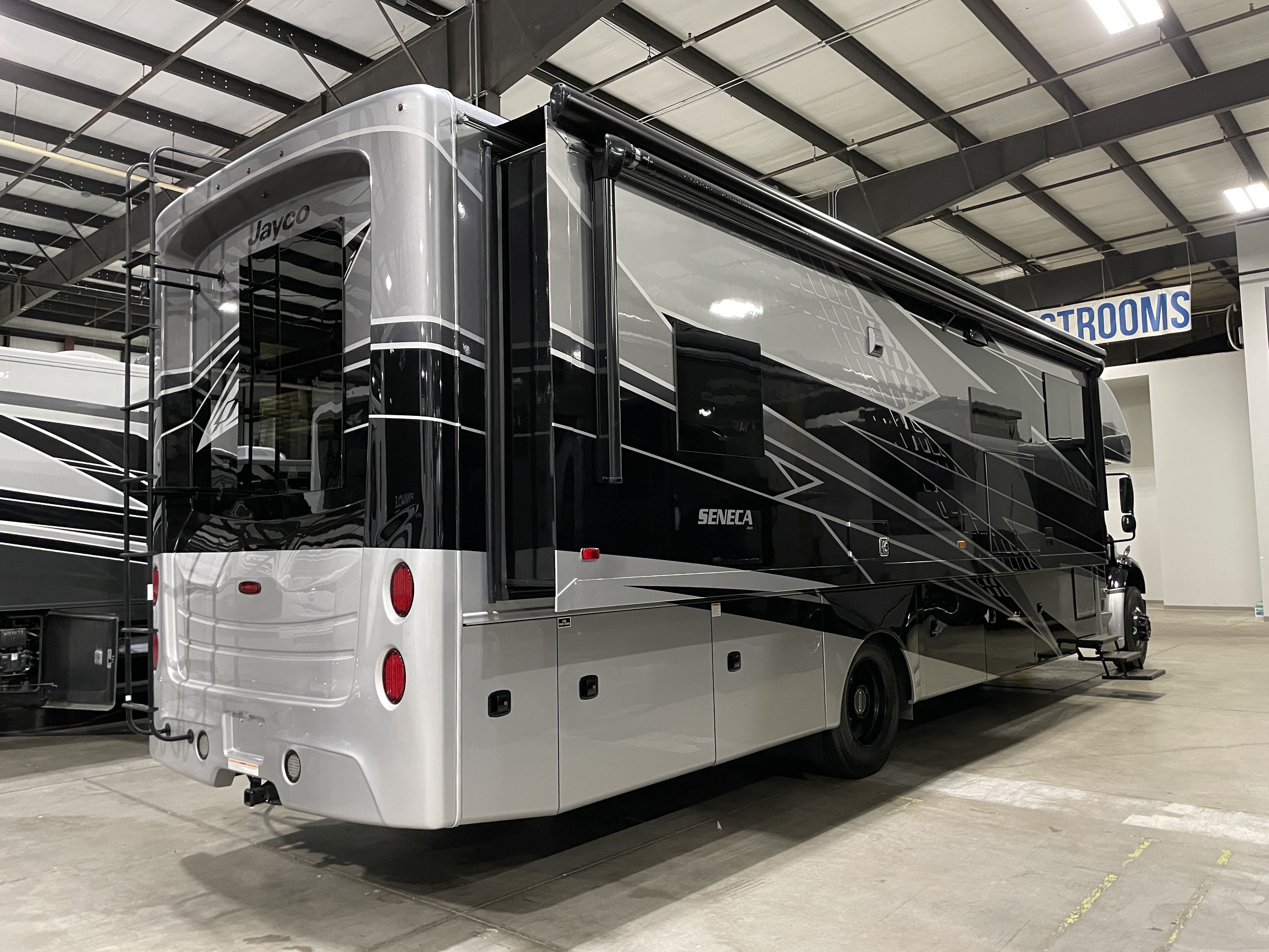 2025 Jayco Seneca 37M - Image 3