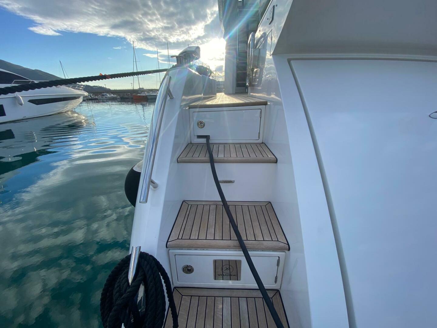 2016 Azimut 77S - Image 13