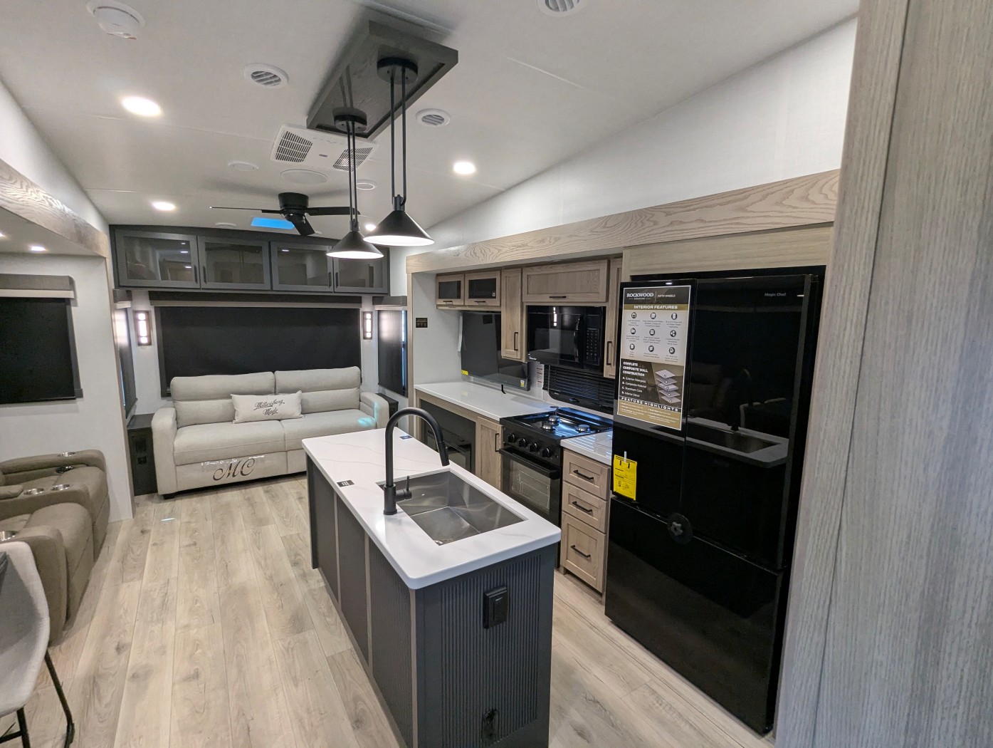 2026 Forest River Rockwood Signature R361RLS - Image 14