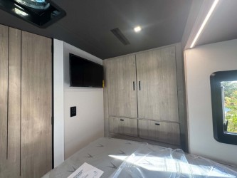 2027 Grand Design Lineage Series M 25FW - Image 25