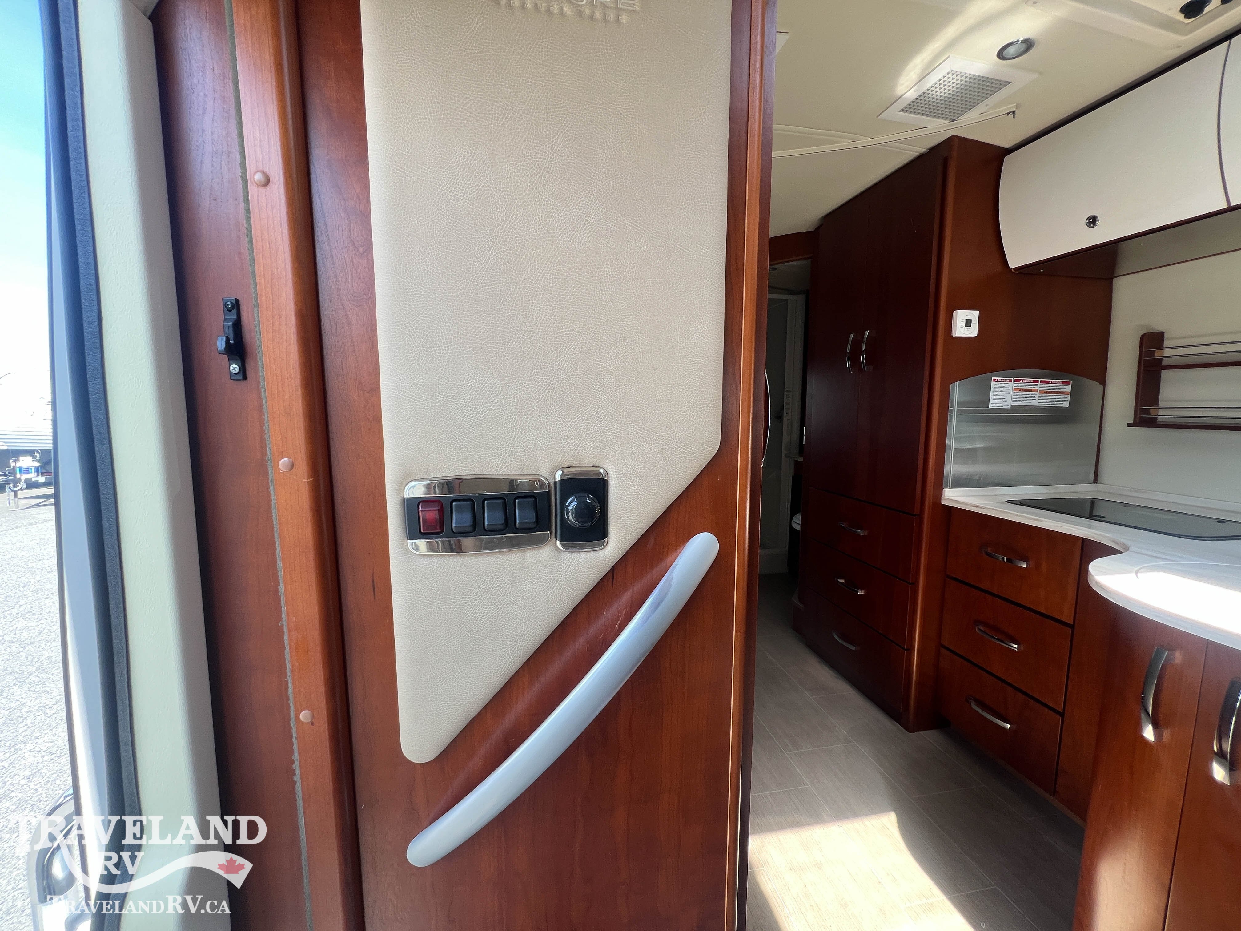 2015 Leisure Travel SERENITY S24CB - Image 16