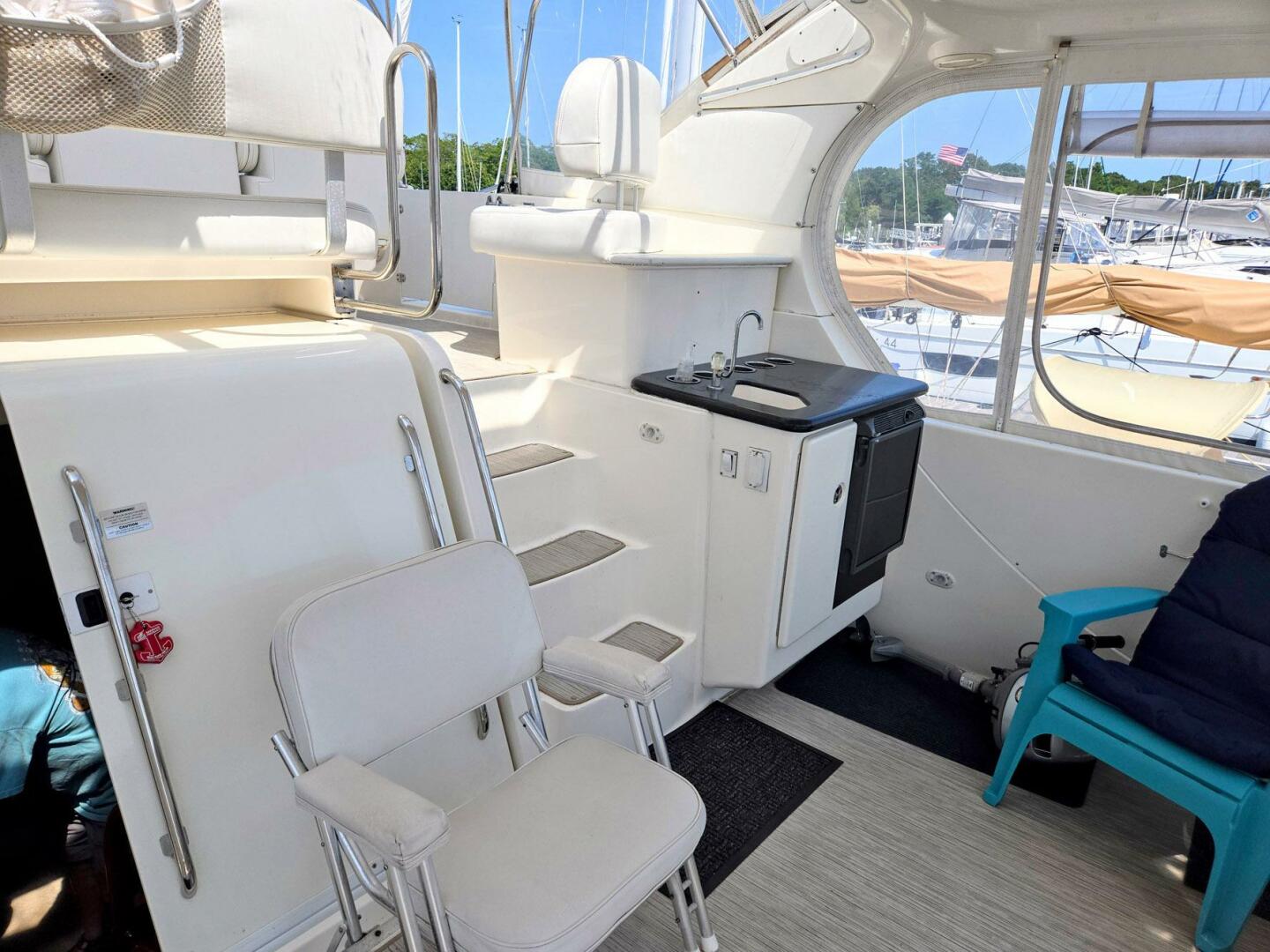 2003 Silverton 392 Aft Cabin Motor Yacht - Image 30