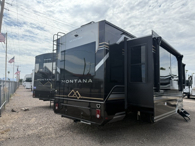 2027 Keystone Montana 3100RL - Image 4