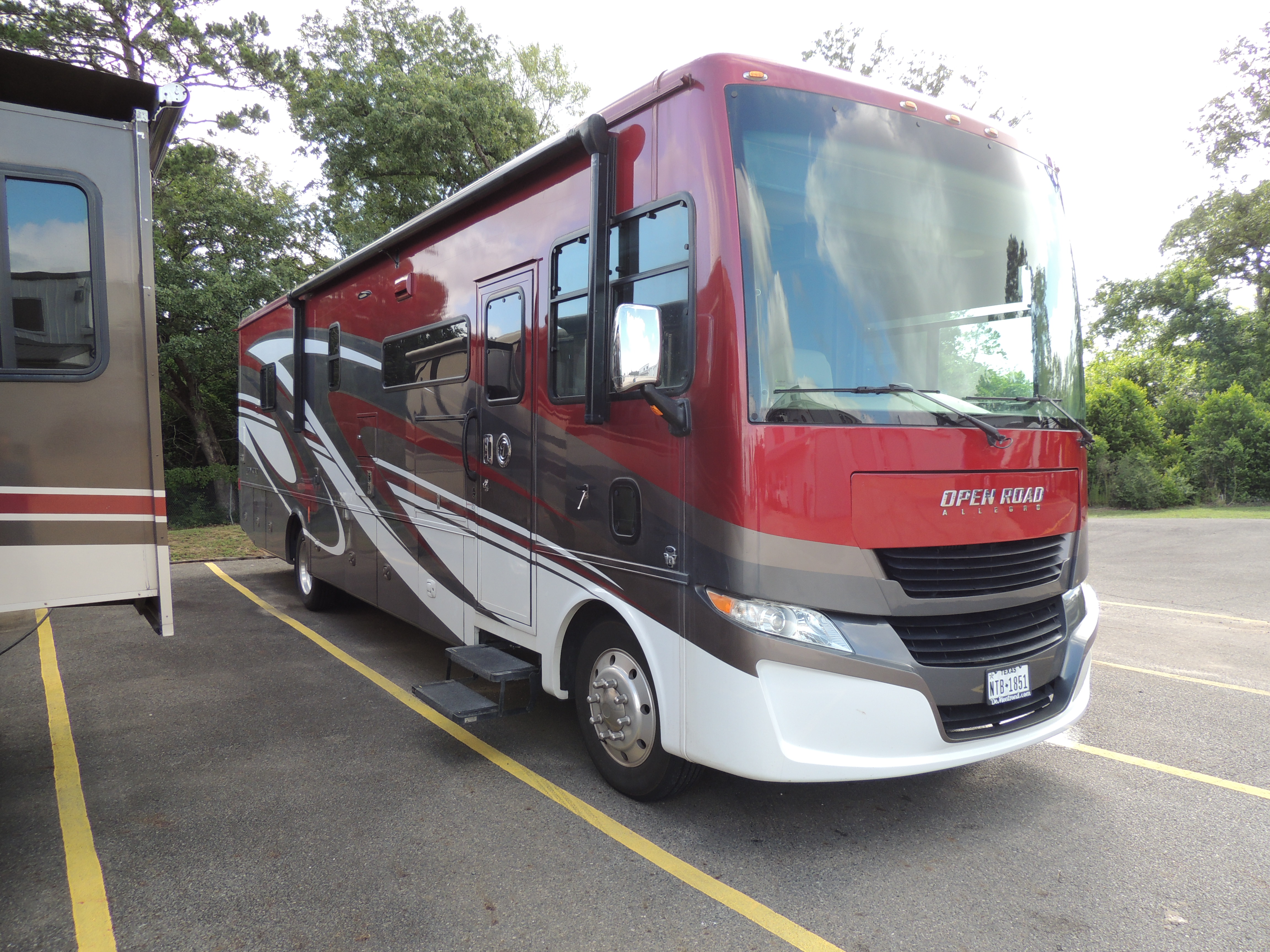 2020 Tiffin Allegro OPEN ROAD - exterior 3