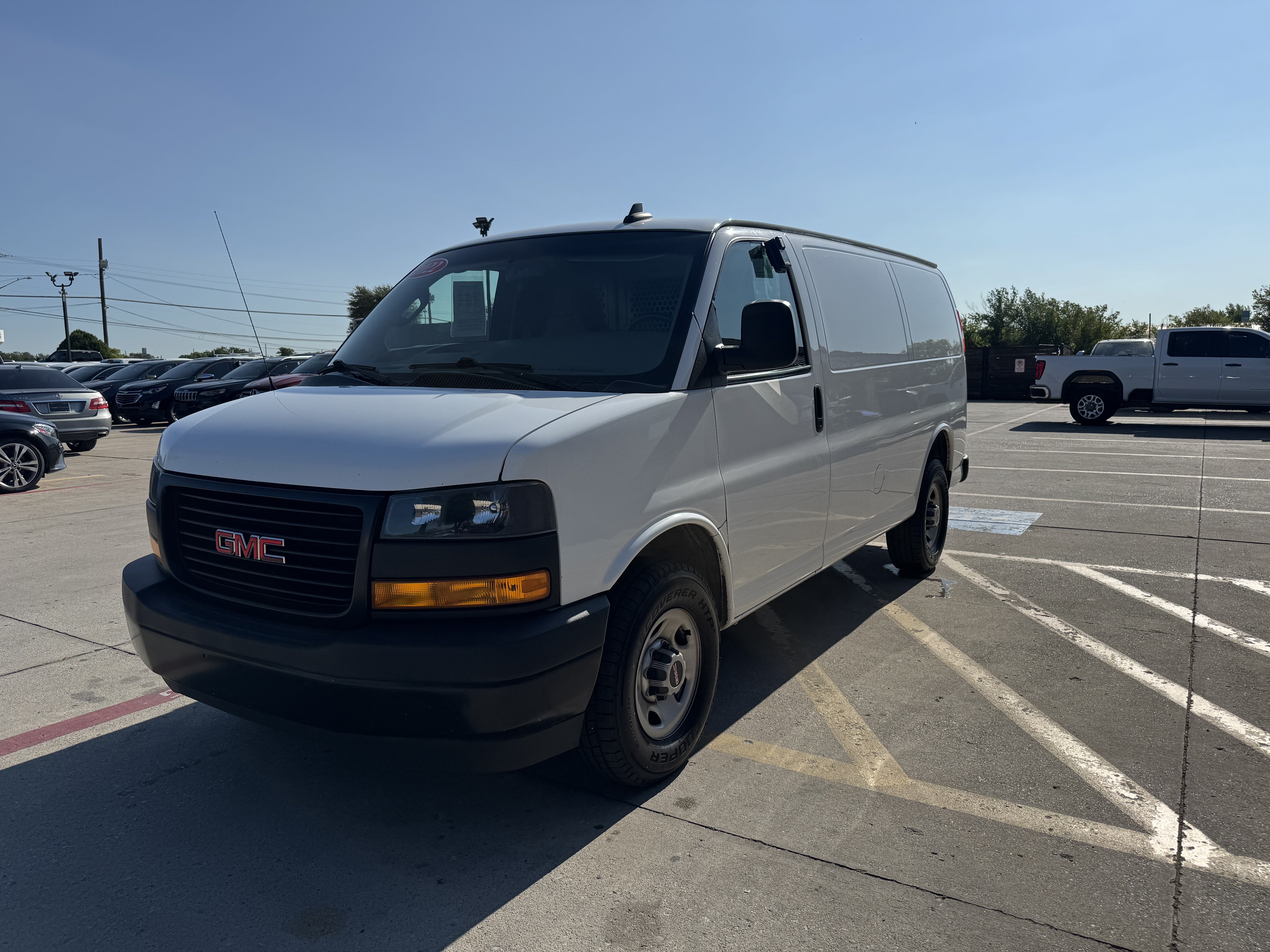 2022 GMC Savana 80952 - Image 11