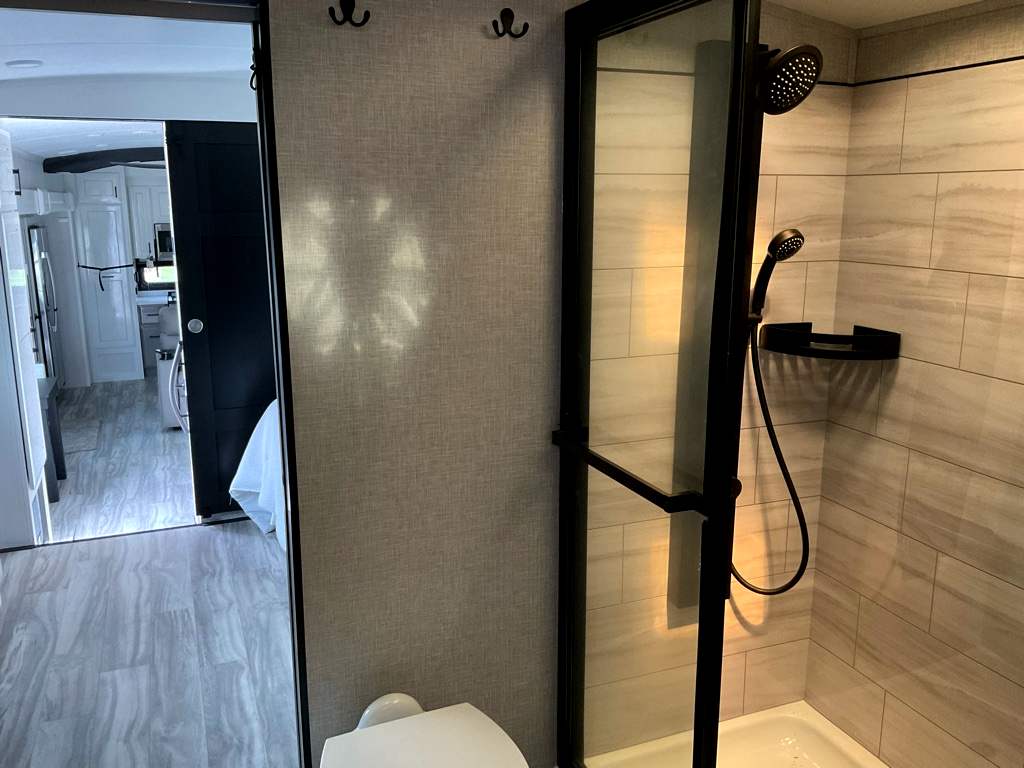 2025 JAYCO PINNACLE 38 FBRK - Image 26