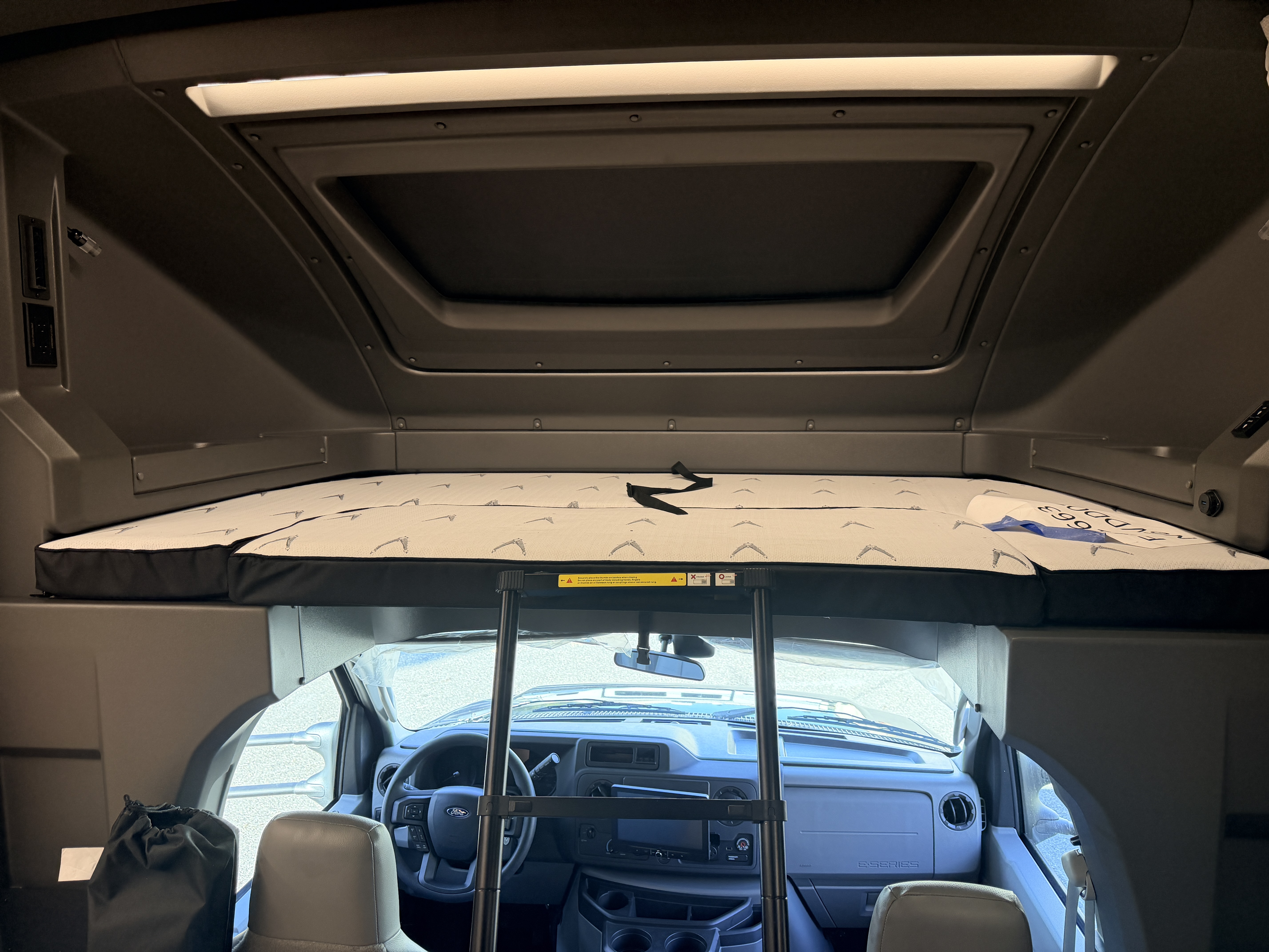2027 Grand Design LINEAGE SERIES E 30DC - Image 21