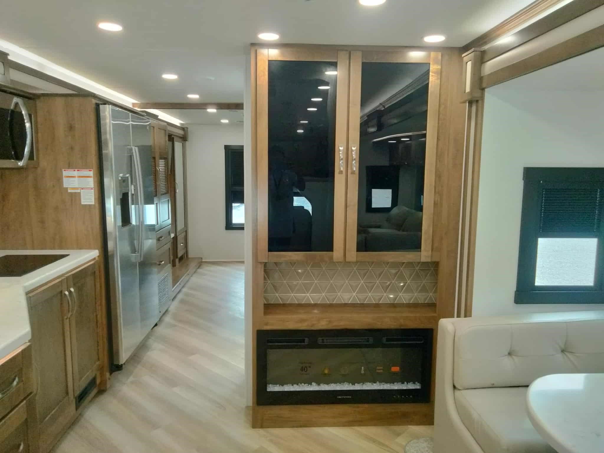 2026 ENTEGRA COACH ACCOLADE 37M - Image 19