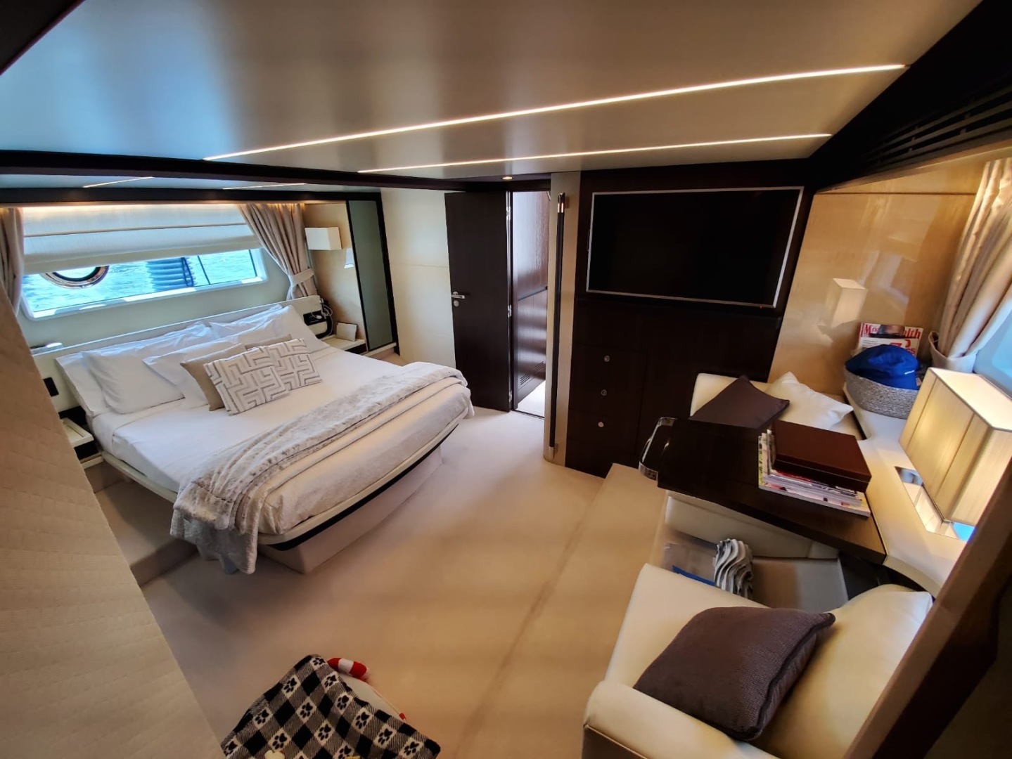 2018 Azimut Flybridge - Image 67