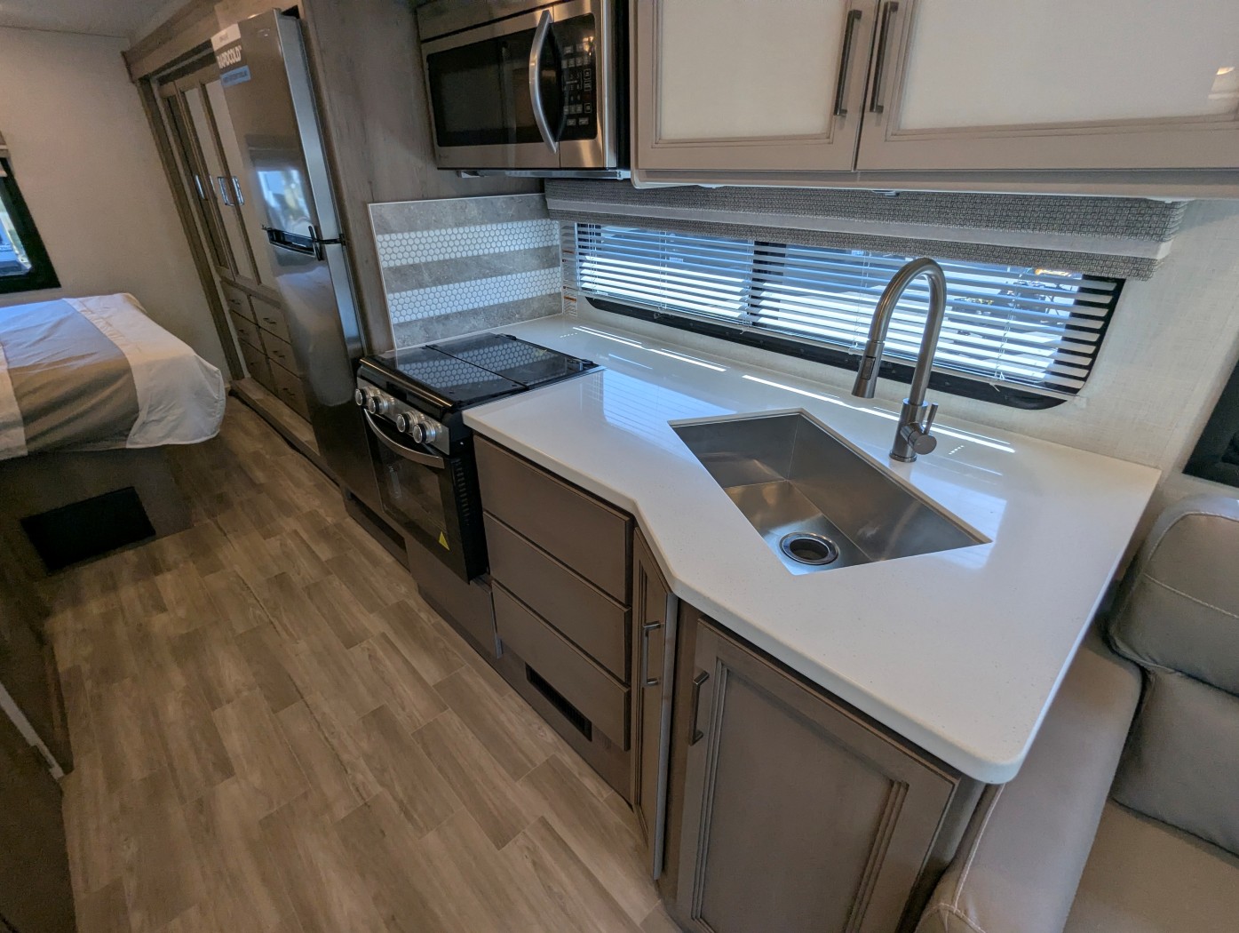 2027 Thor Motor Coach Windsport 29L - Image 27