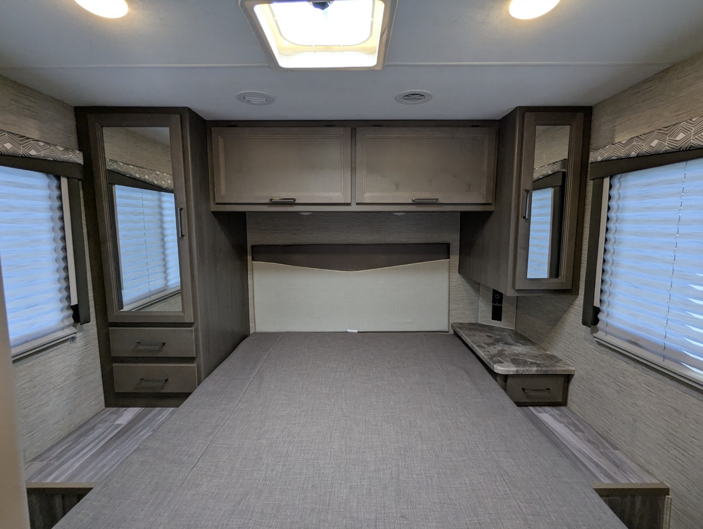 2024 Thor Motor Coach Four Winds 28Z - Image 20