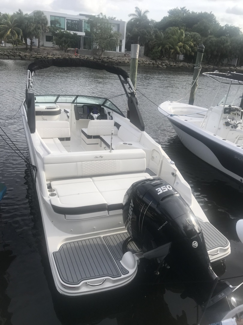 2019 Sea Ray SDX 270 Outboard - Image 7