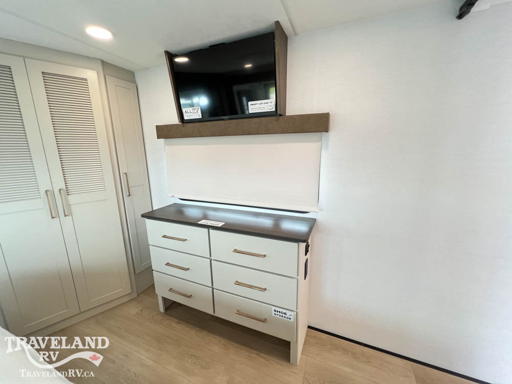 2027 Alliance RV Paradigm 310RL - Image 38