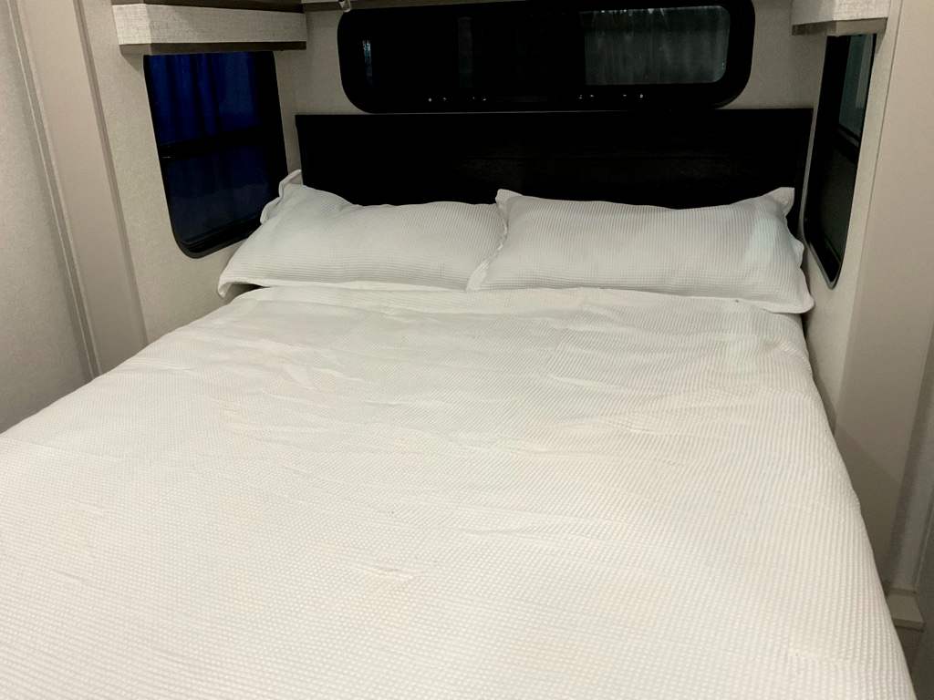 2026 JAYCO NORTH POINT 395 DSDB - Image 25
