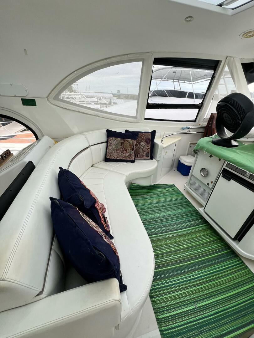 2000 Carver 506 Motor Yacht - Image 13