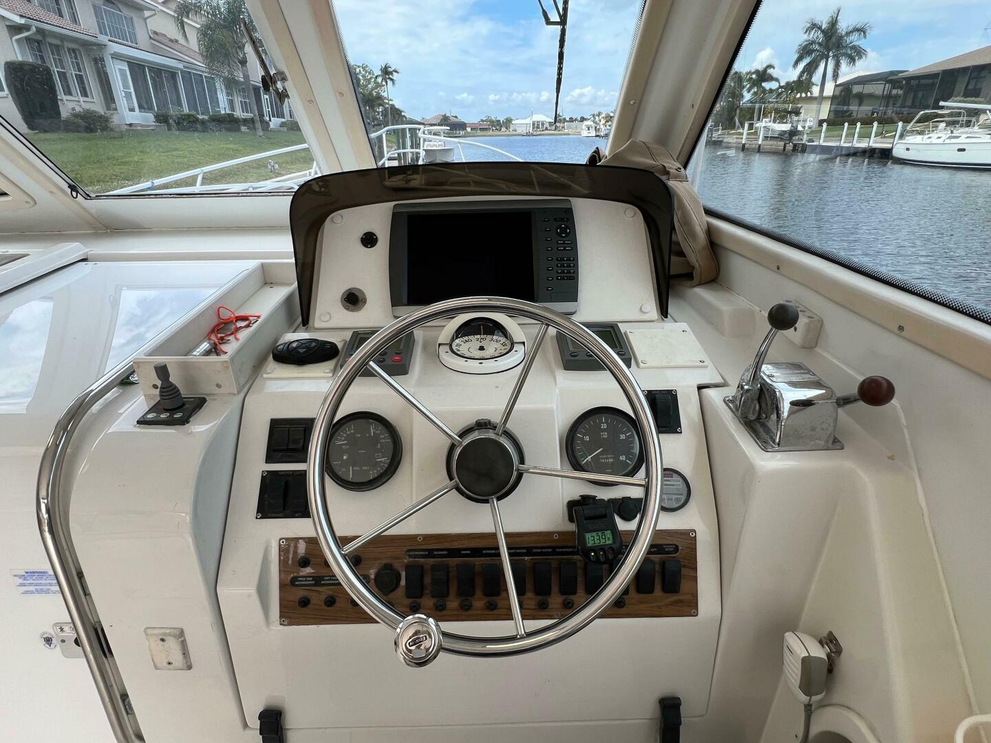 2000 Mainship Pilot 34 - Image 10
