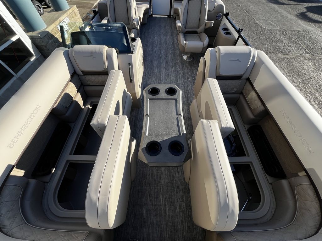 2026 Bennington 22SSR Lux TriToon Pontoon - Image 24