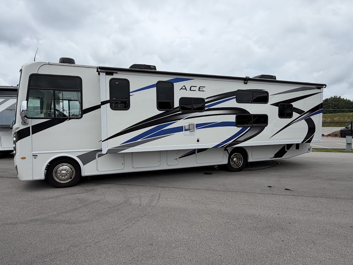 2023 THOR MOTOR COACH ACE 32B - Image 3