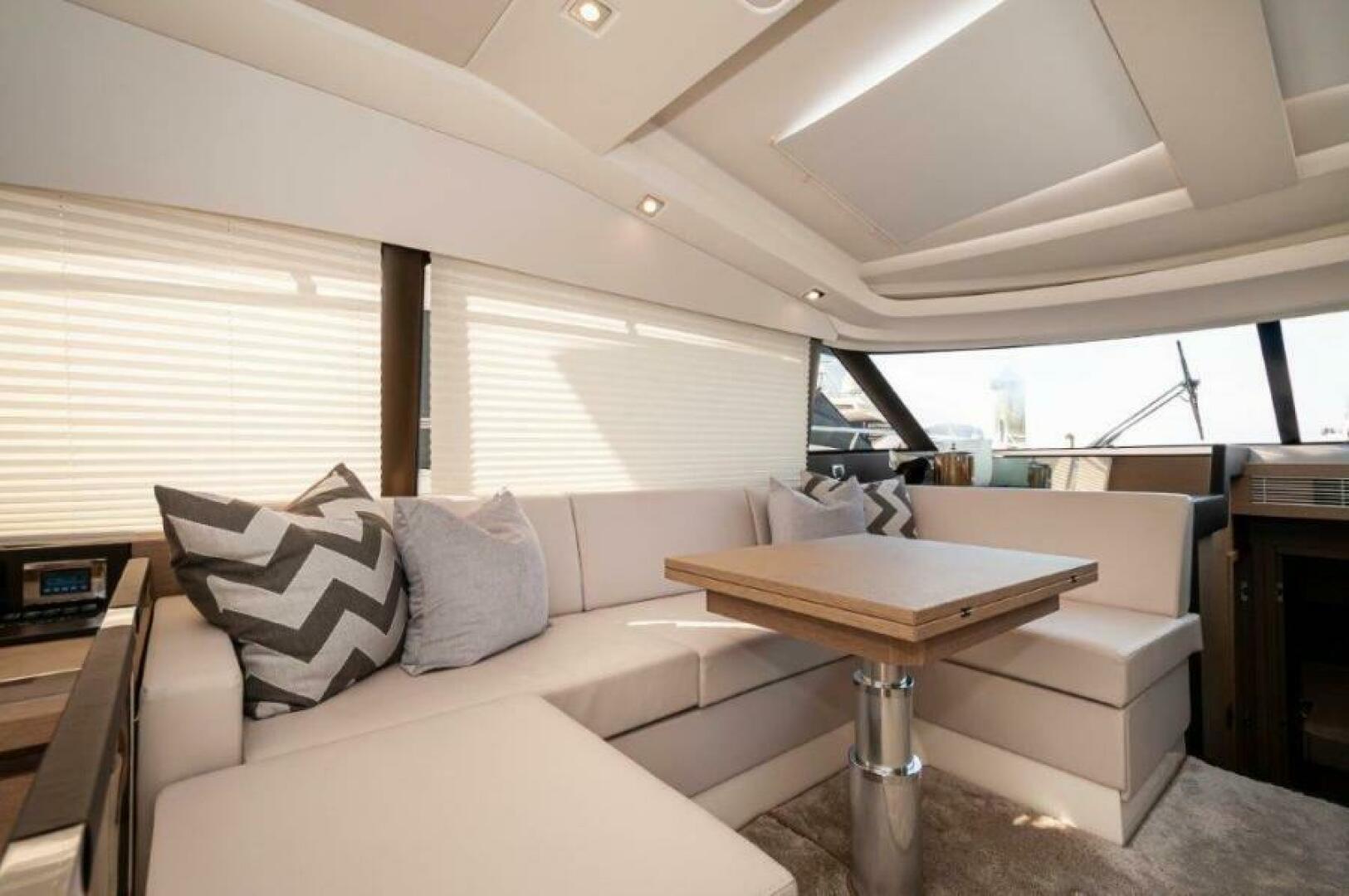 2018 Prestige 460 - Image 13